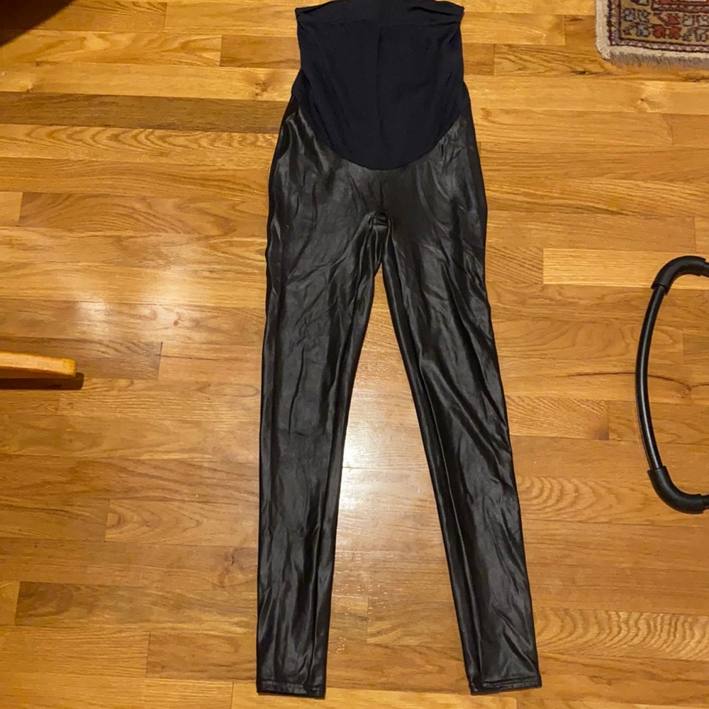 Spanx black faux leather maternity leggings med